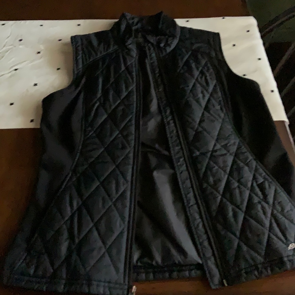 Eddie Bauer size medium black vest